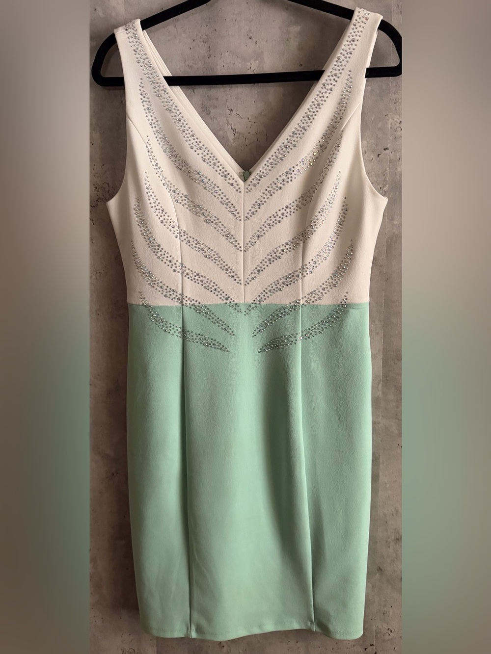 NWT Nikibiki Womens Sleeveless Sheath Ivory Mint ColorBlk  Rhinestone Dress Sz L